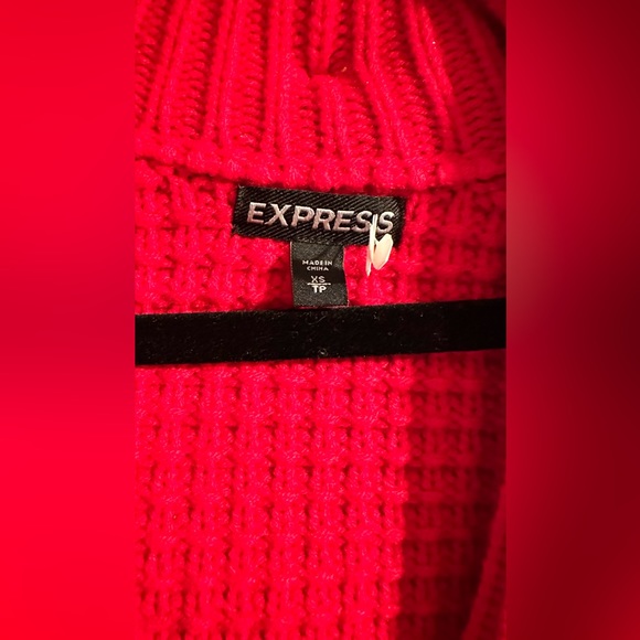 Express Sweater - Picture 3 of 3
